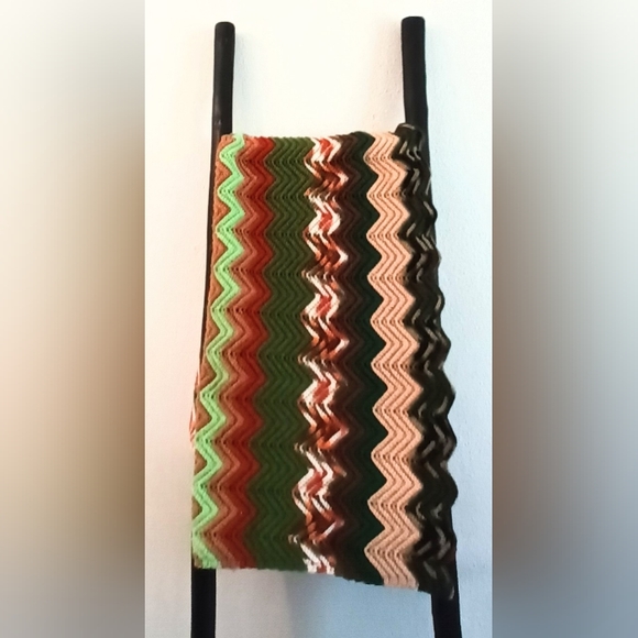 American Vintage :: Handmade Crocheted Fall 🍁 Grannycore Chevon Afghan - Picture 3 of 5